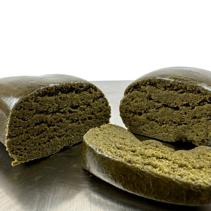 Morceau de Ice O avec 40% de CBD coupé en trois