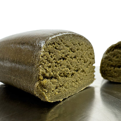 Zoom sur la tranche d'un morceau de Ice O avec 40% de CBD