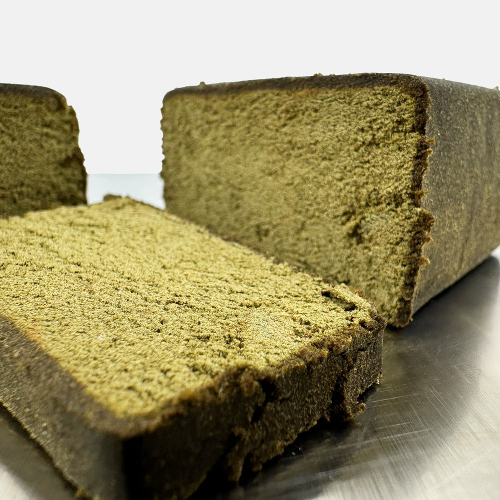 Zoom sur la tranche d'un morceau de CBD 3x filtré